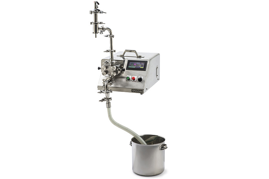 ギヤポンプ充填機（RD703+GU01）は原料タンクから原料の低粘度の充填物を吸い上げることで充填が可能な機械です。