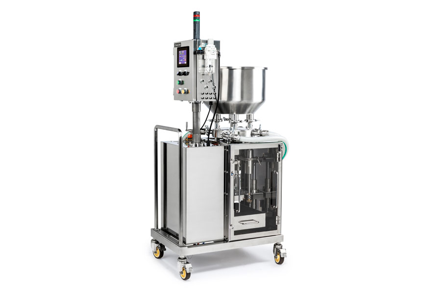 マルチ縦型4連ピストン充填機（MPS230-4HK）はMAX230ccまでの液体の充填物に対応可能で食品工場のコンベアライン生産に向いています。