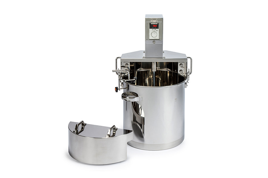 攪拌機付き原料タンクは液体充填機や粘性充填機でドレッシングやオイルなど充填物の分離を防ぎたい時に原料を混ぜてくれるタンクです。